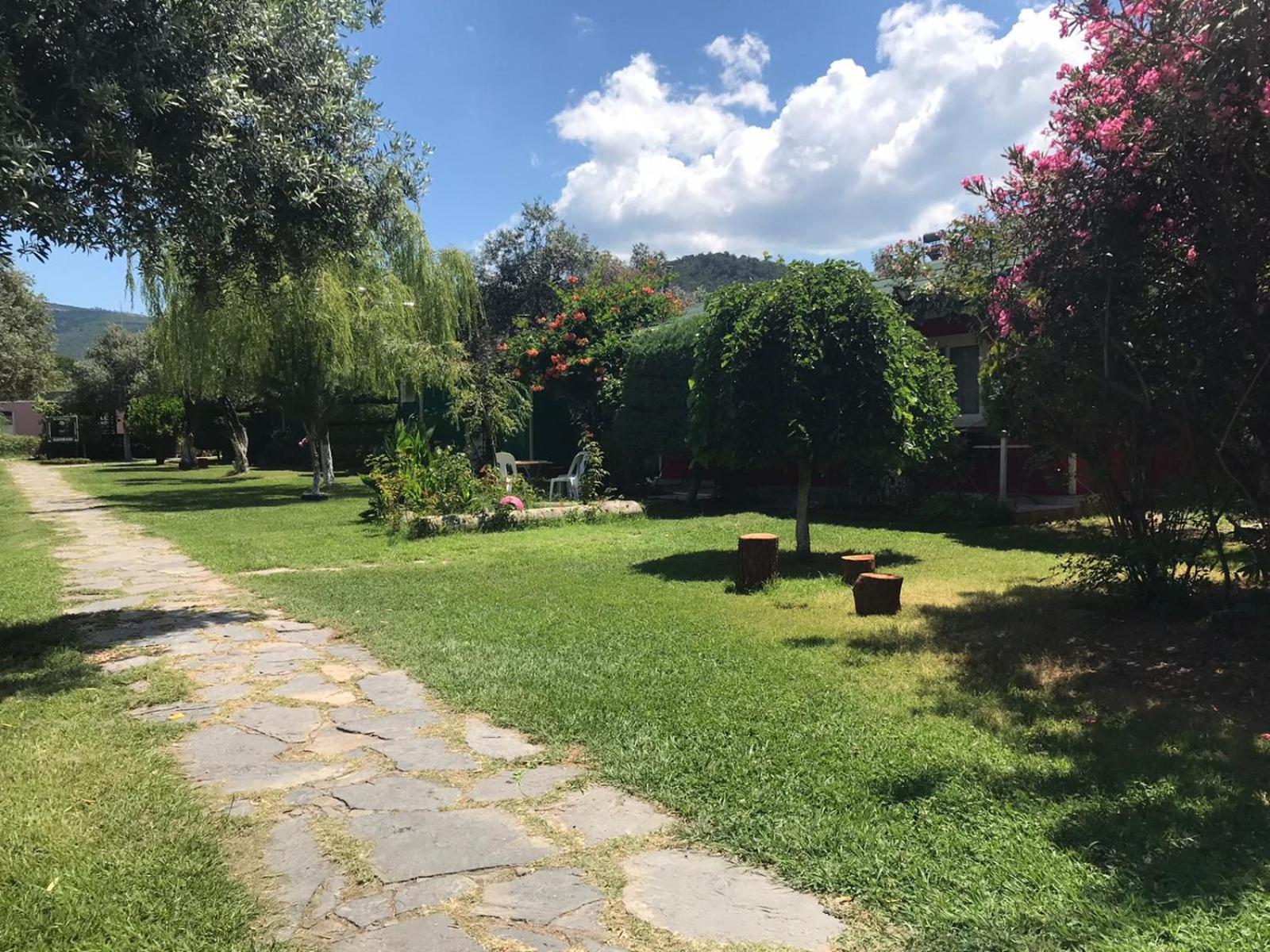 Hotel Cicek Evler Tatil Koeyue Armutlu Zewnętrze zdjęcie